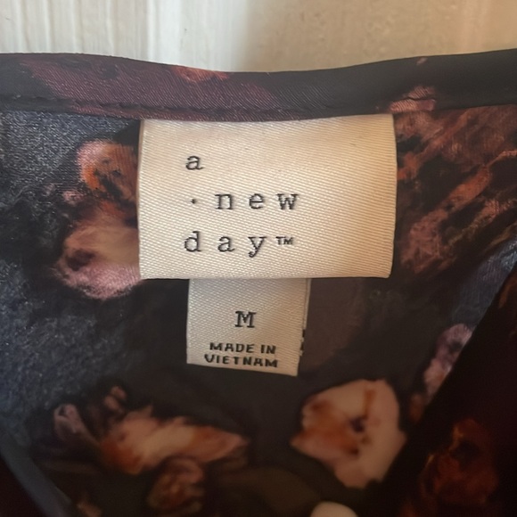 ☀️ A New Day black floral dress - Picture 3 of 6